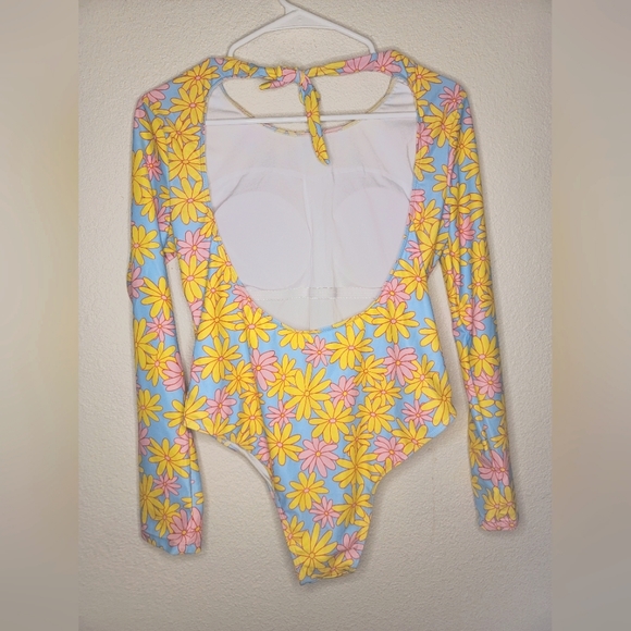 New Open Back Long Sleeve Swimsuit - Picture 2 of 2